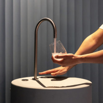 The Circulo drinking fountain, made in Belgium from sustainable compounds